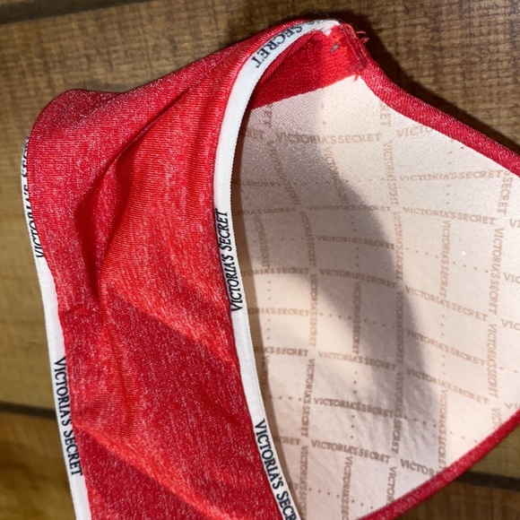 32C/Victoria’s Secret/Hot Pink/White - Picture 5 of 5